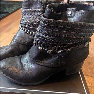 Carlos Santana black booties